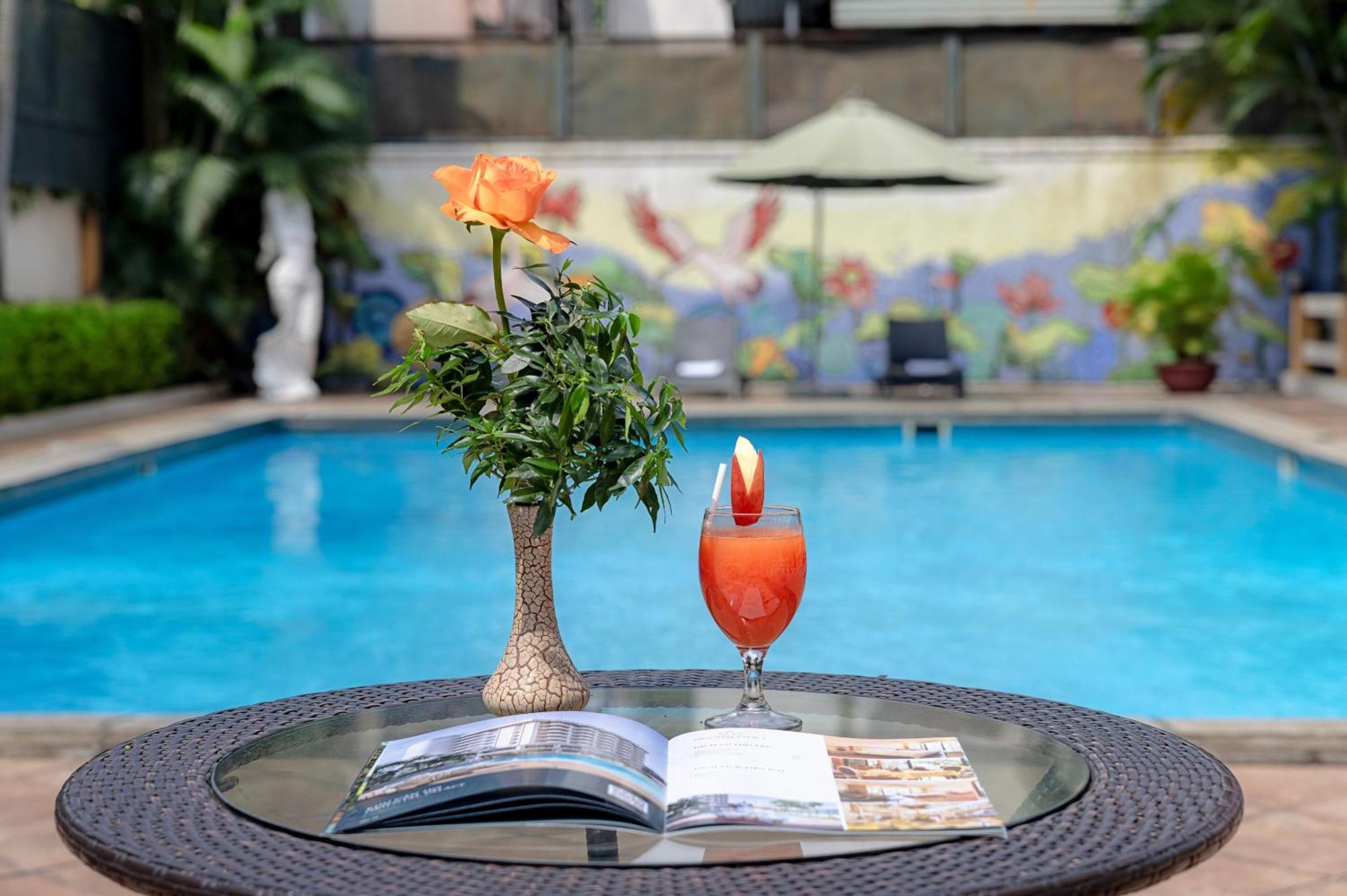 Oriental Palace Apartments Hanoi Bagian luar foto